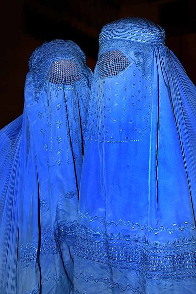 پرونده:Burqa Afghanistan 01.jpg