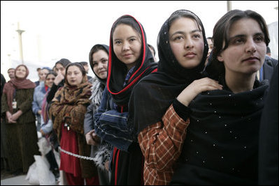 پرونده:Women of Afghanistan.jpg